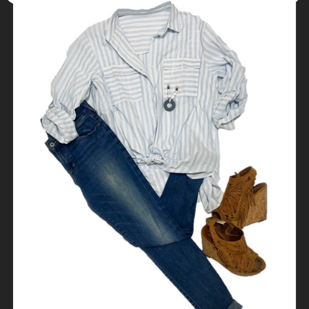 Bearly Nursing Wear striped blue breastfeeding nursing button down